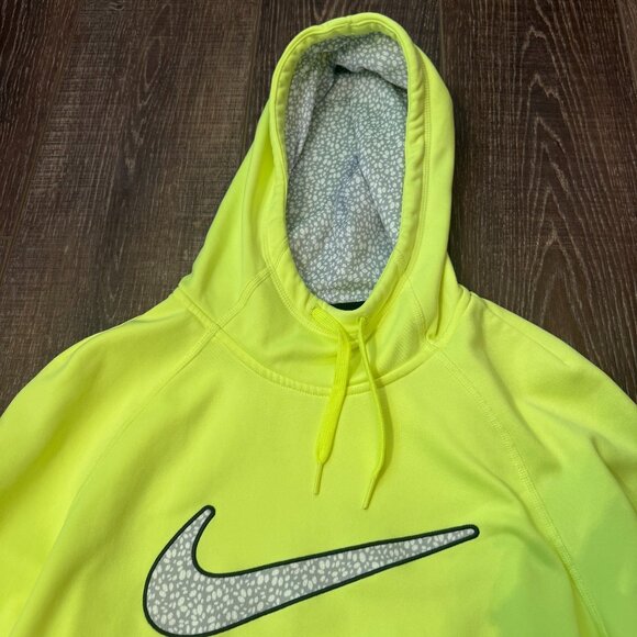 Women’s Nike Therma Fit Sweatshirt – Size S - Picture 15 of 16